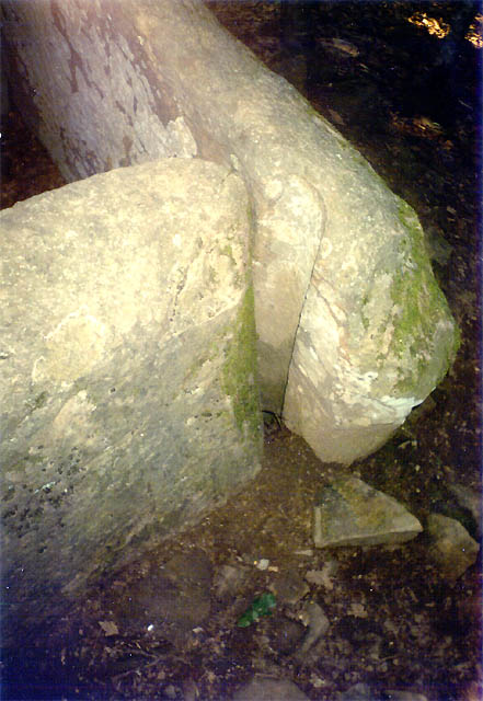 dolmen07.jpg