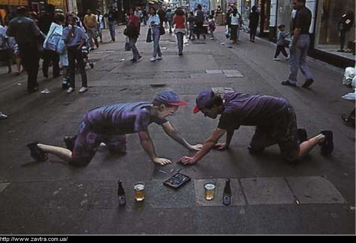 x_x_gall_photoreport_25-07-06_1_dessins_julian_beever_7.jpg