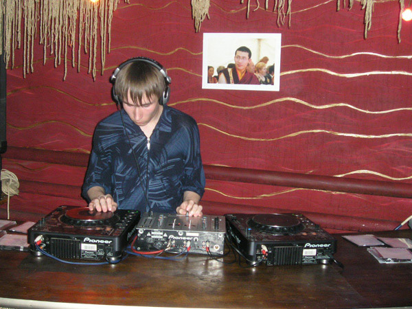 dj-cooper-(garage)2.jpg